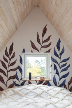 Climbing Leaf Blue -Belartestudio Shop Berrywoods ClimbingLeaf BAS00607020 Blue 1