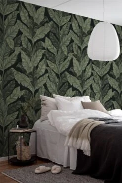 Tropical Leaves Black