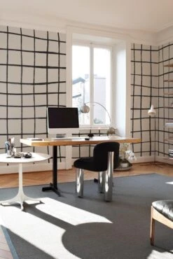 Irregular Square Black