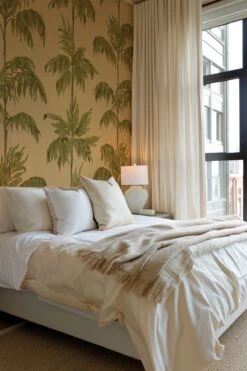 Vintage Palm Tree Yellow -Belartestudio Shop CaribbeanDreams VintagePalmTree BAS07809050 Yellow 2