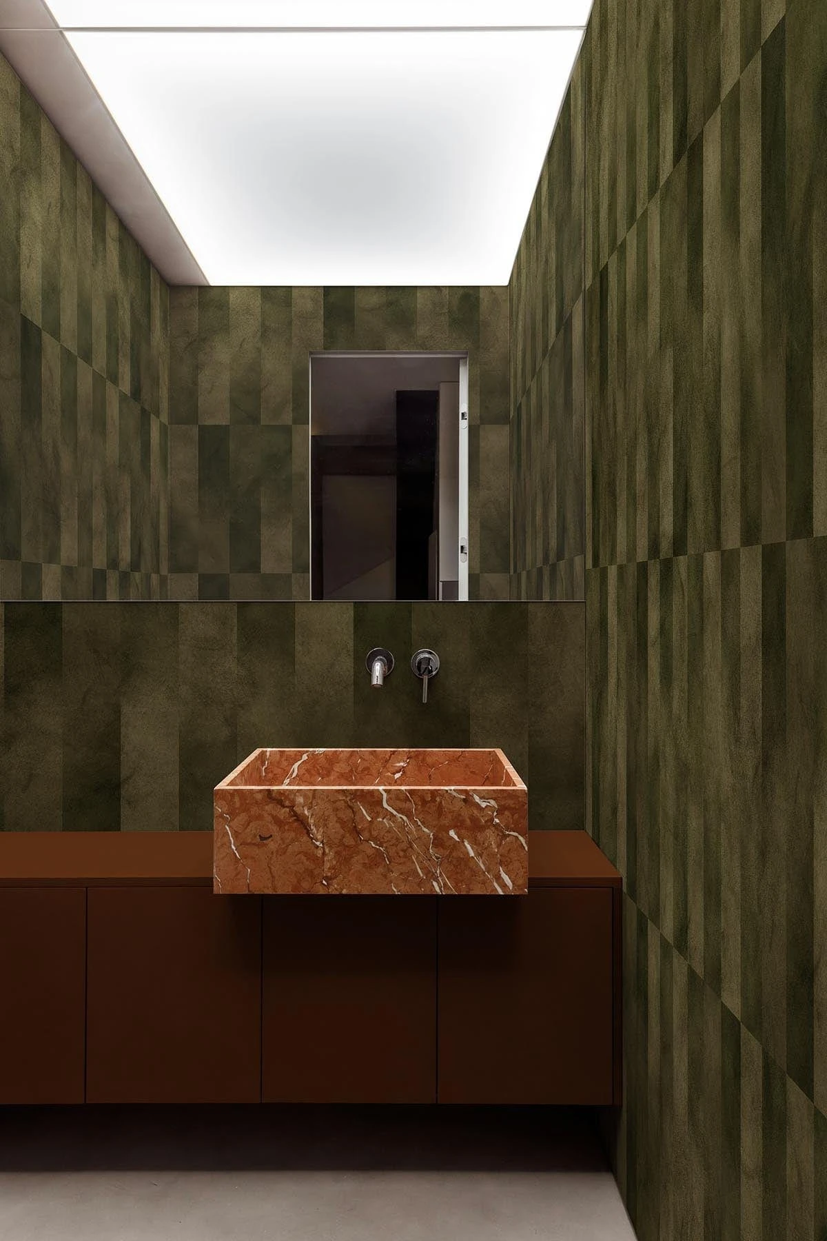 Structure Gradient Olive Green 1 Structure Gradient Olive Green