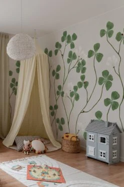 Clover Garden Green -Belartestudio Shop Kidswallmurals LadybugGarden BAS04802040 Green 1