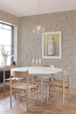 Artistic Lines Pale Beige