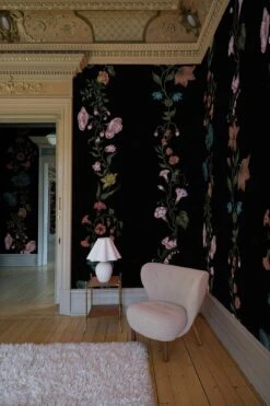 Flower Vine Black -Belartestudio Shop OrnateMaximalist FlowerVine BAS05601010 Black 1 c6cae9ac 6d68 4f44 9d89 e48917bd9a35